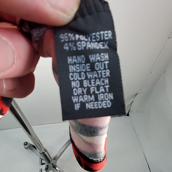 MAX & RINA COOL ROSE PRINT SHIRT SIZE MEDIUM - Picture 6 of 6